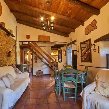 Navalgatos Country house